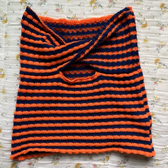 Sleeveless stripped top - Picture 2 of 4